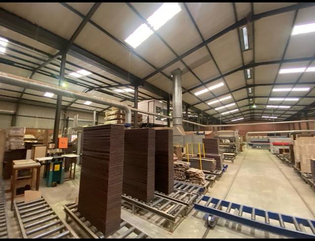 4,000M² WAREHOUSE TO LET IN DEVLAND